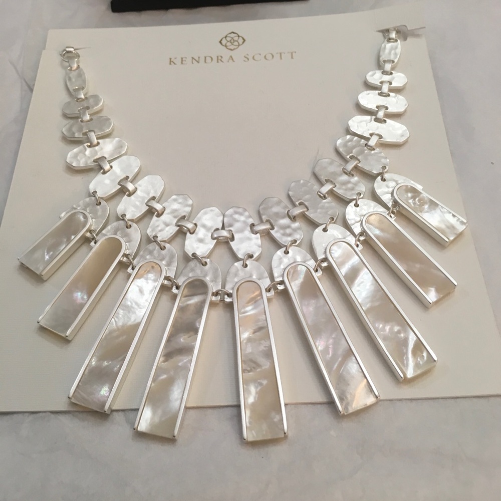 🆕Kendra Scott Mimi Necklace (Ivory Pearl)